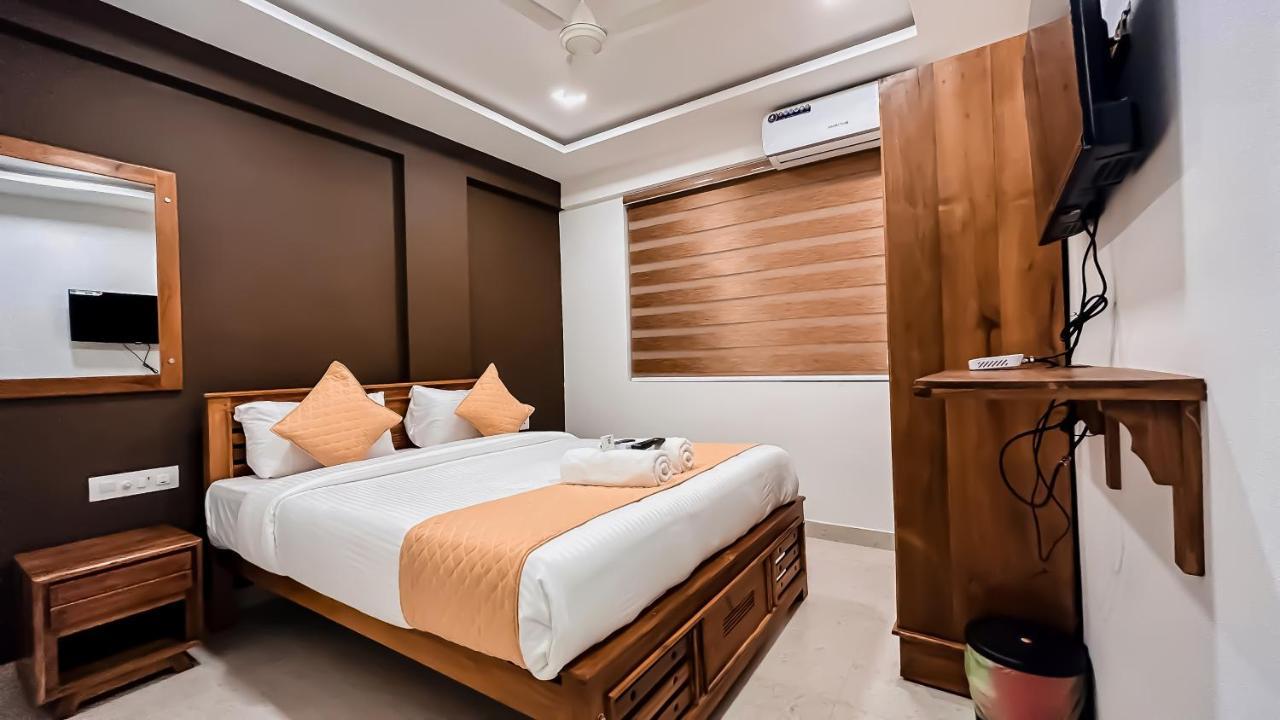 Emerald Inn Kochi Extérieur photo