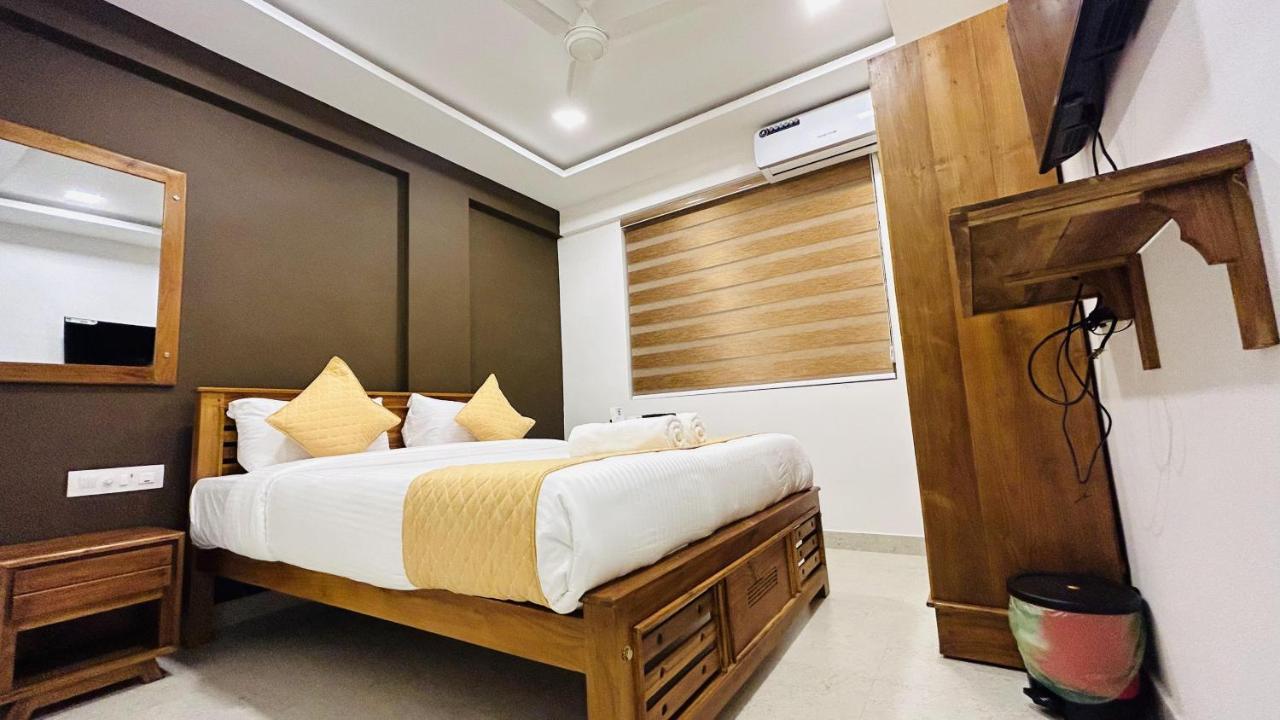 Emerald Inn Kochi Extérieur photo