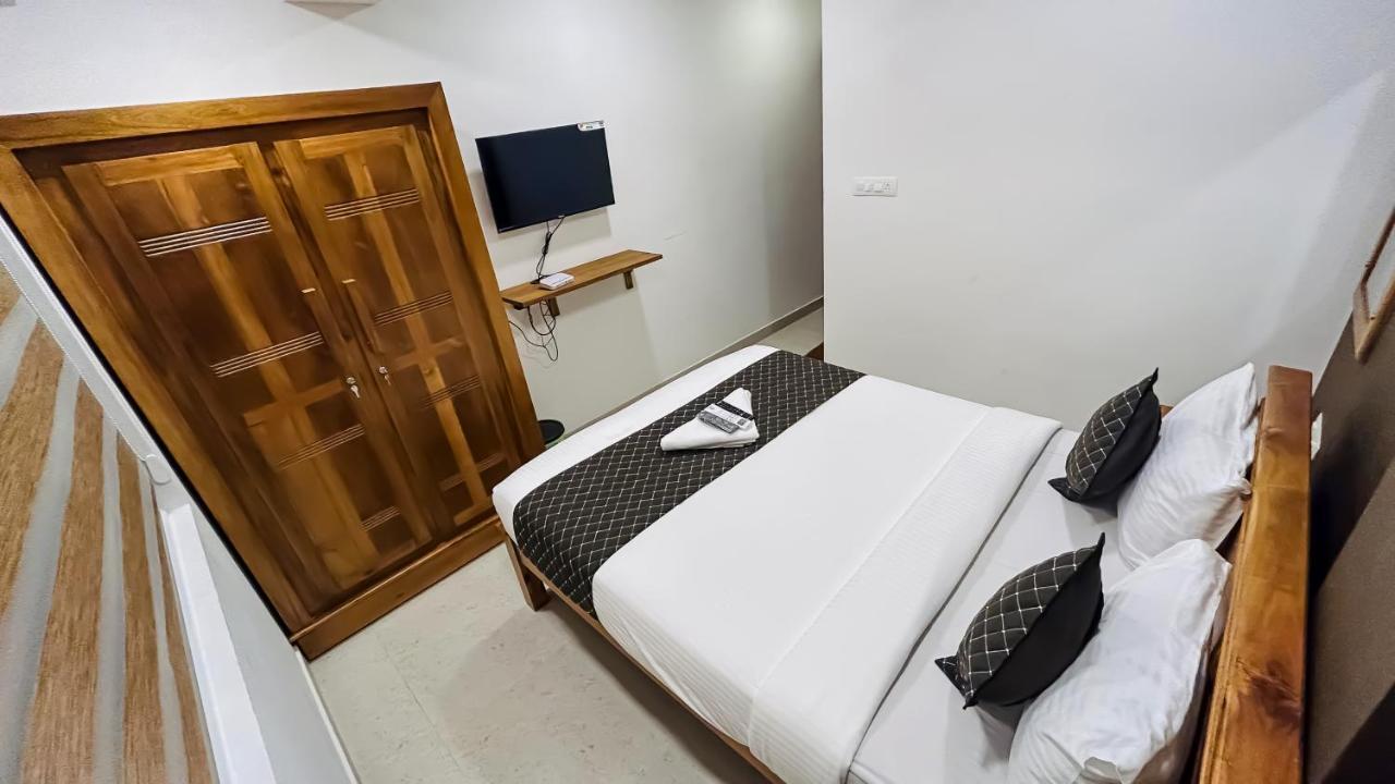 Emerald Inn Kochi Extérieur photo