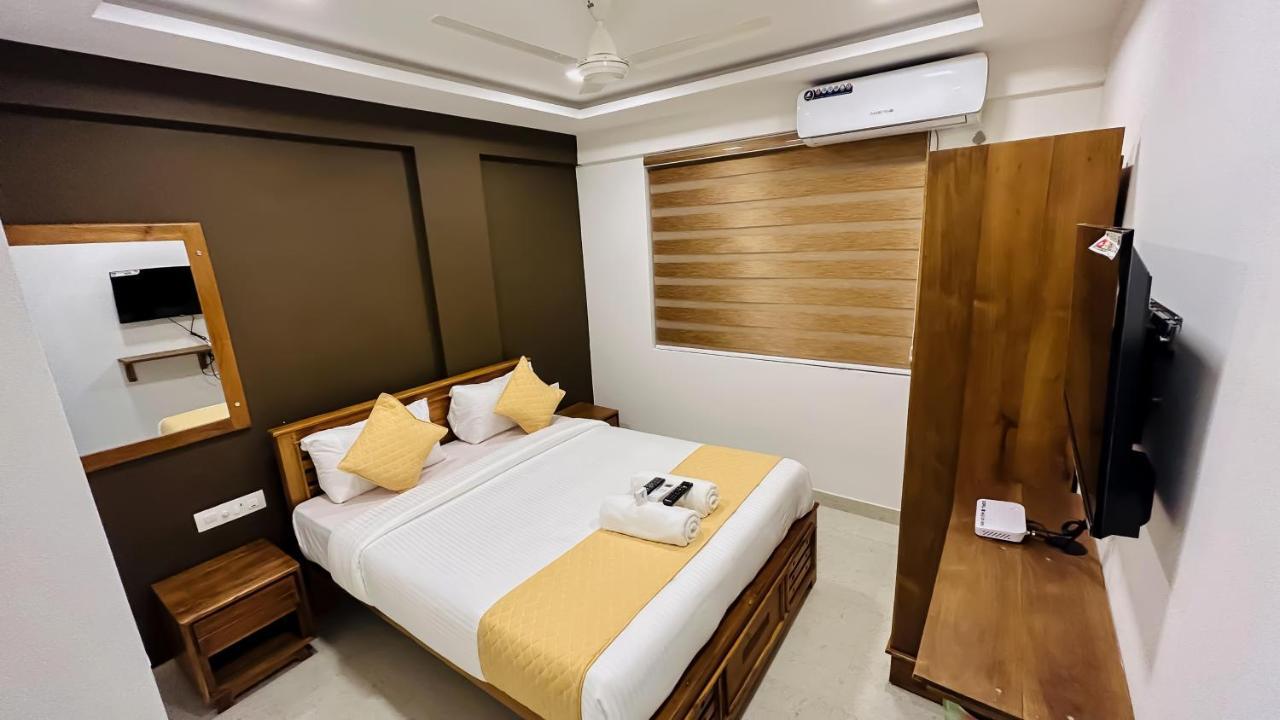Emerald Inn Kochi Extérieur photo