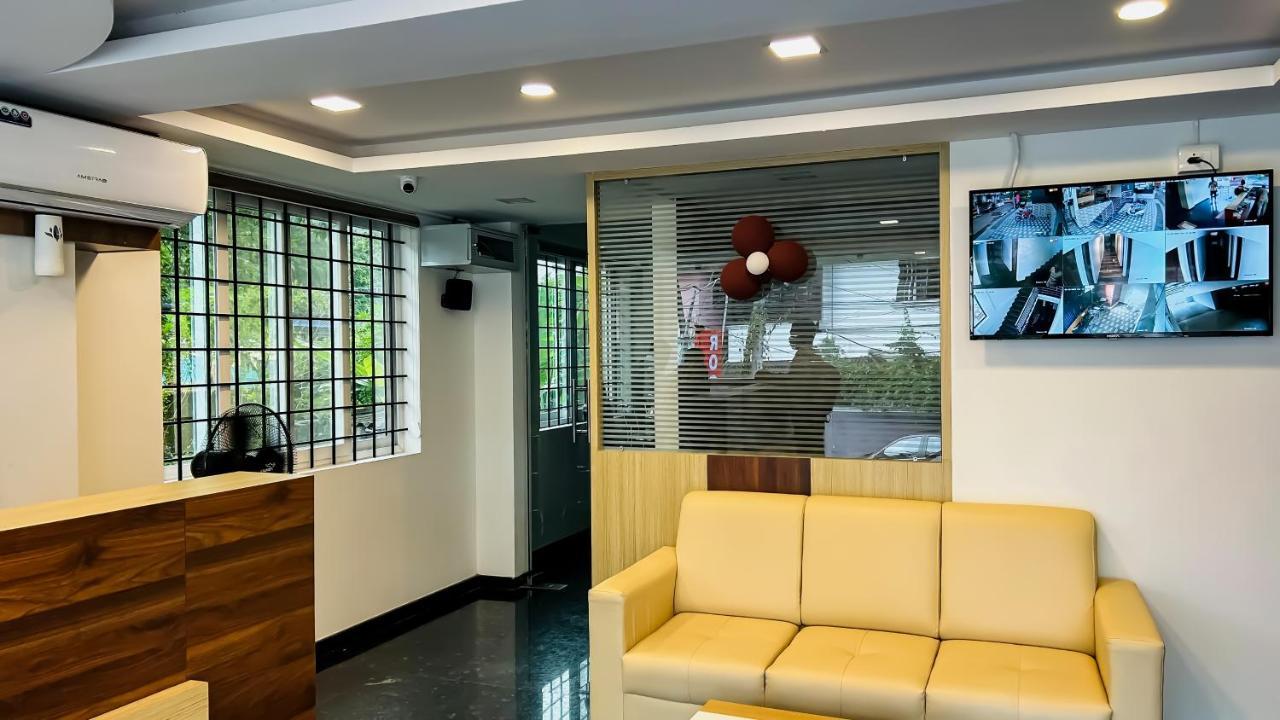Emerald Inn Kochi Extérieur photo